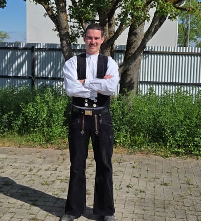 Yanneck Woll in Zunftkleidung